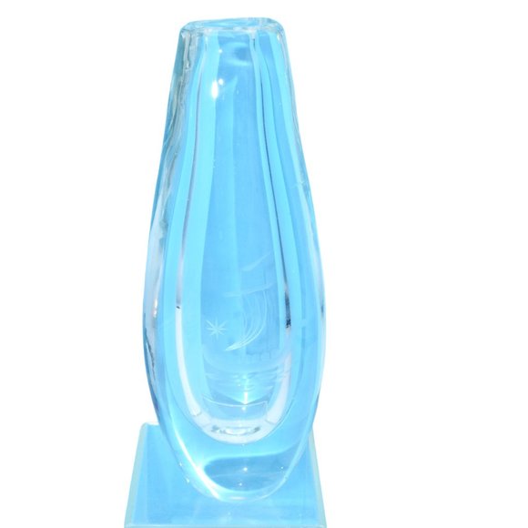 Mid-Century Scandinavian Art Glass Vase with Etched Ship - Picture 8 of 9